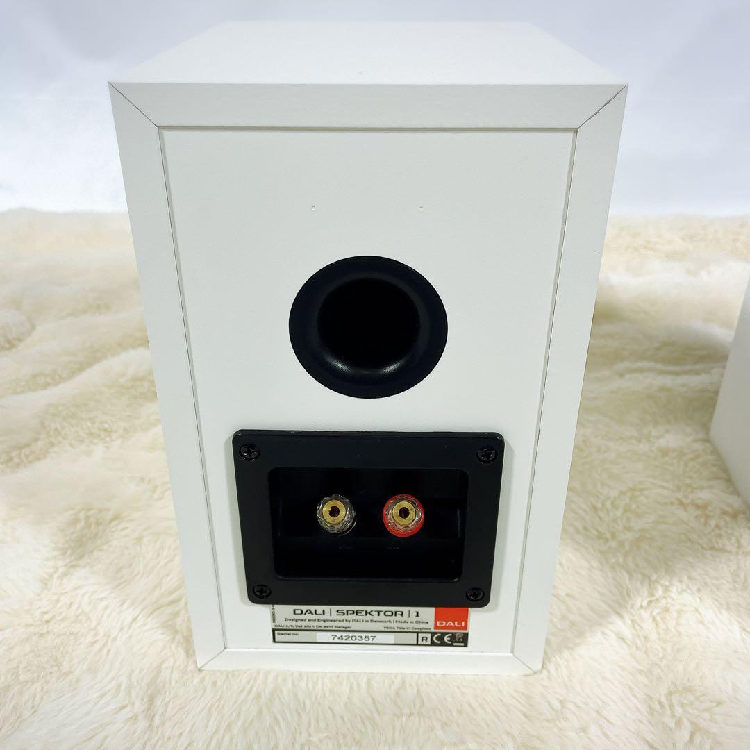 【極美品】DALI ダリ SPEKTOR1 ホワイト　ブックシェルフスピーカー