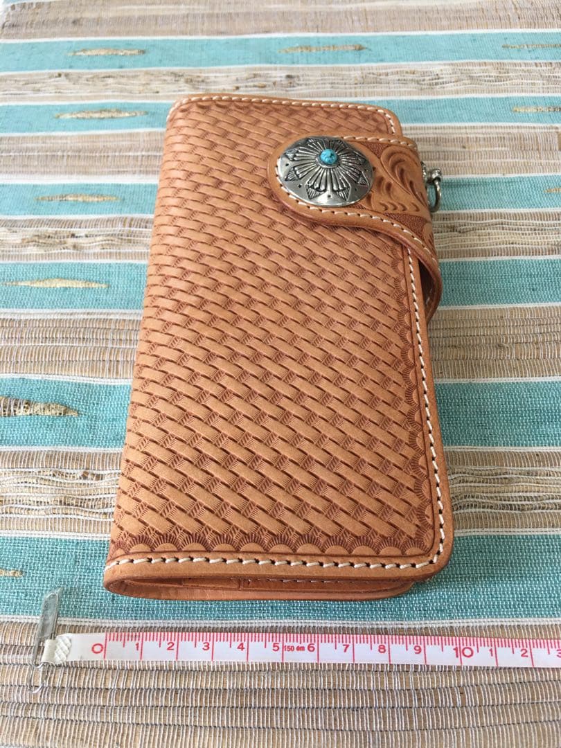 新品訳あり　牛革　サドルレザー　長財布　手彫り