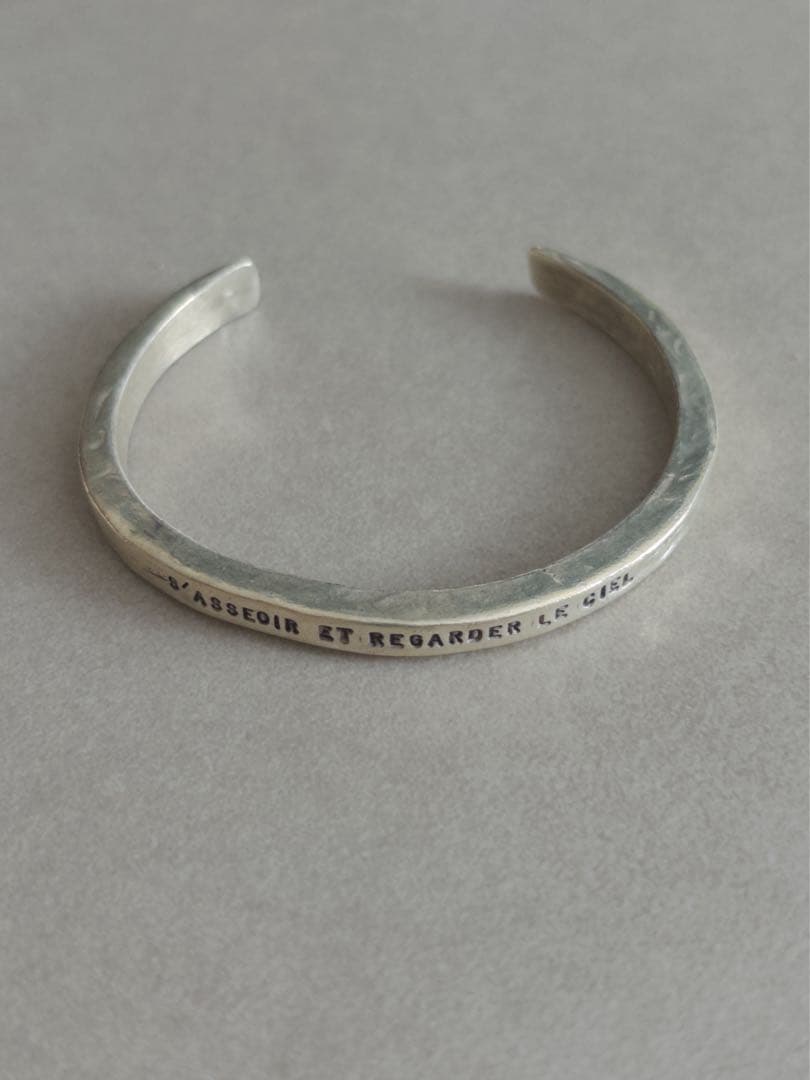 セルジュトラヴァル　バングル　座って空を見上げてごらん