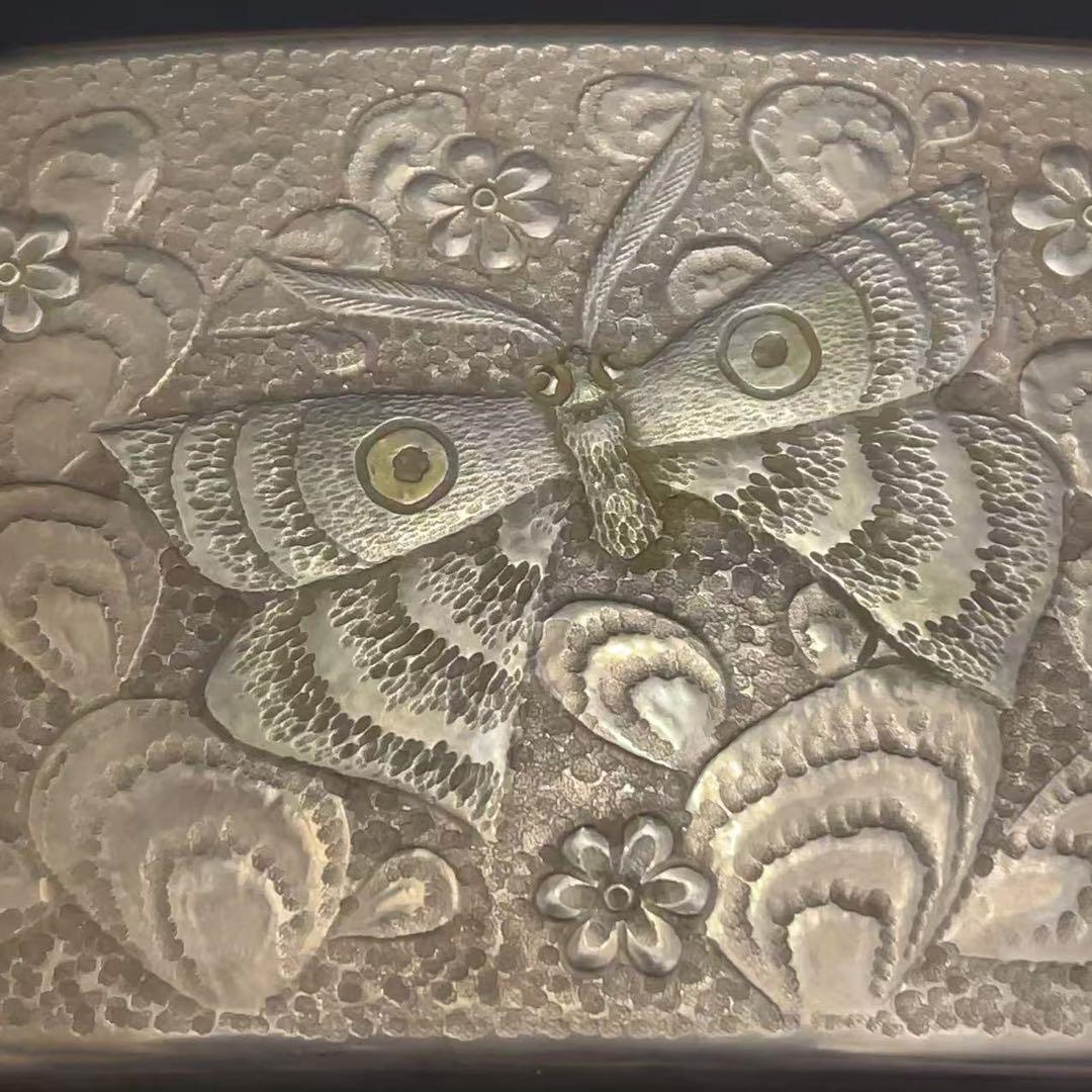 彫金家 岡部達男作 純銀 SILVER製 蛾文 彫刻 シガレットケース