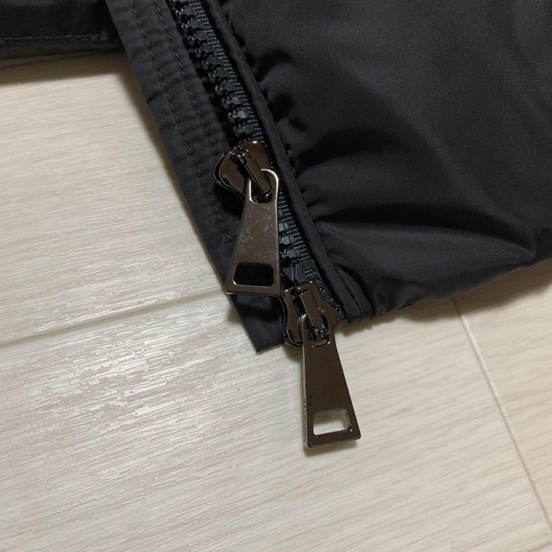 【新品同様】モンクレール　 BAIRON バイロン　ダウンベスト　黒　5D20