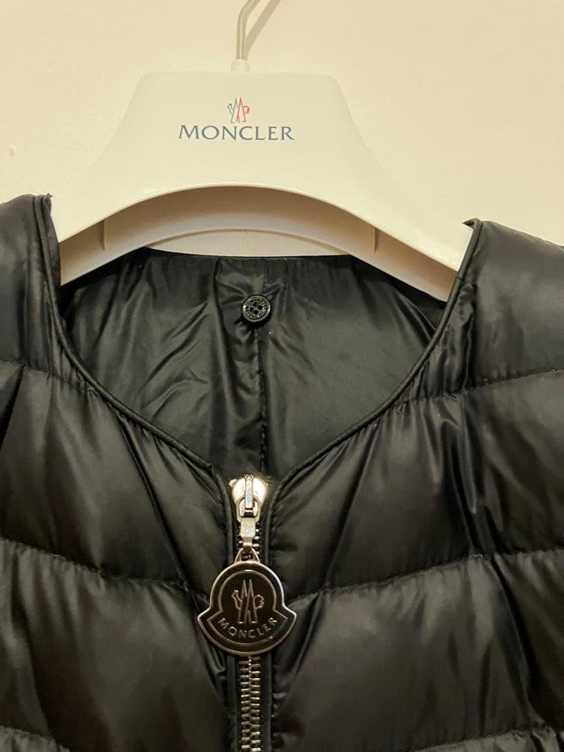 Moncler モンクレール　ダウンコート　難あり