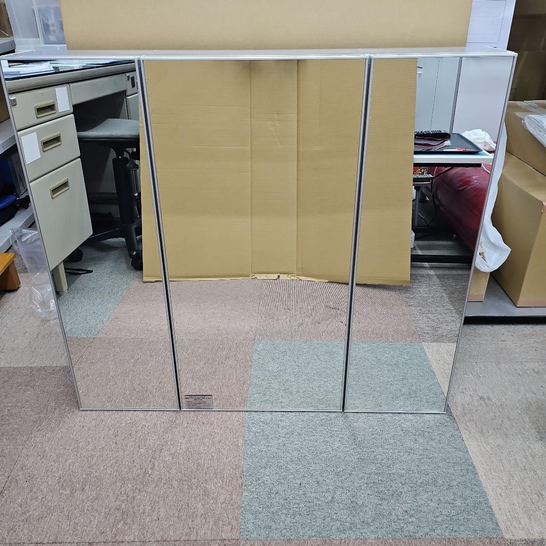 スチール・ガラス製ガラスキャビネット