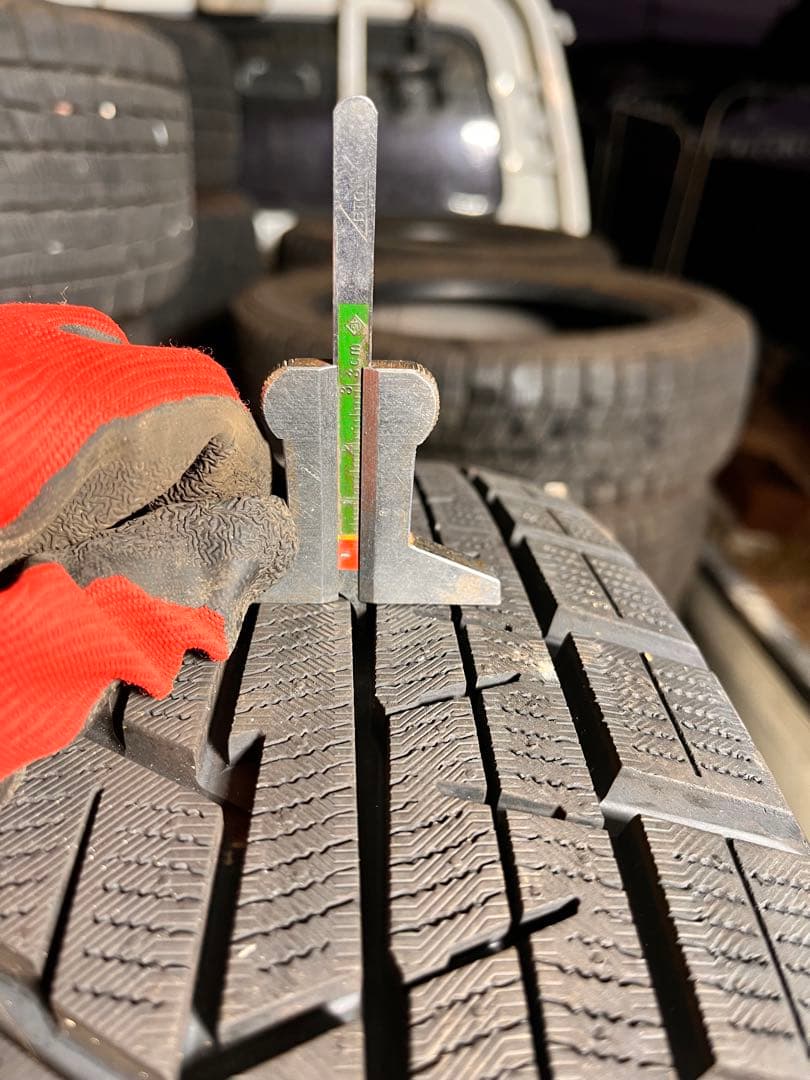 本日限定価格195/60R17YOKOHAMA スタッドレス　4本セット