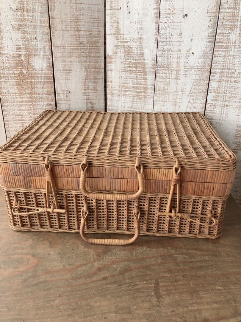 ヴィンテージ　籐製品　ナチュラル　大きな　　バスケット　ピクニックバスケット