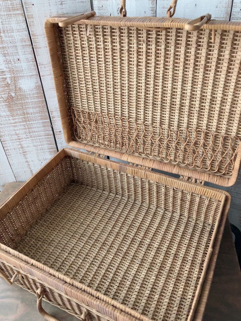 ヴィンテージ　籐製品　ナチュラル　大きな　　バスケット　ピクニックバスケット