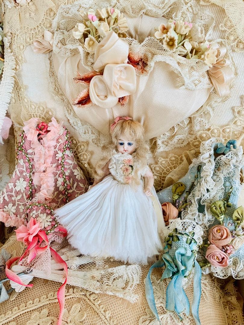 専用ページになります※ロココプレゼンテーションボックスミニョネットビスクドール