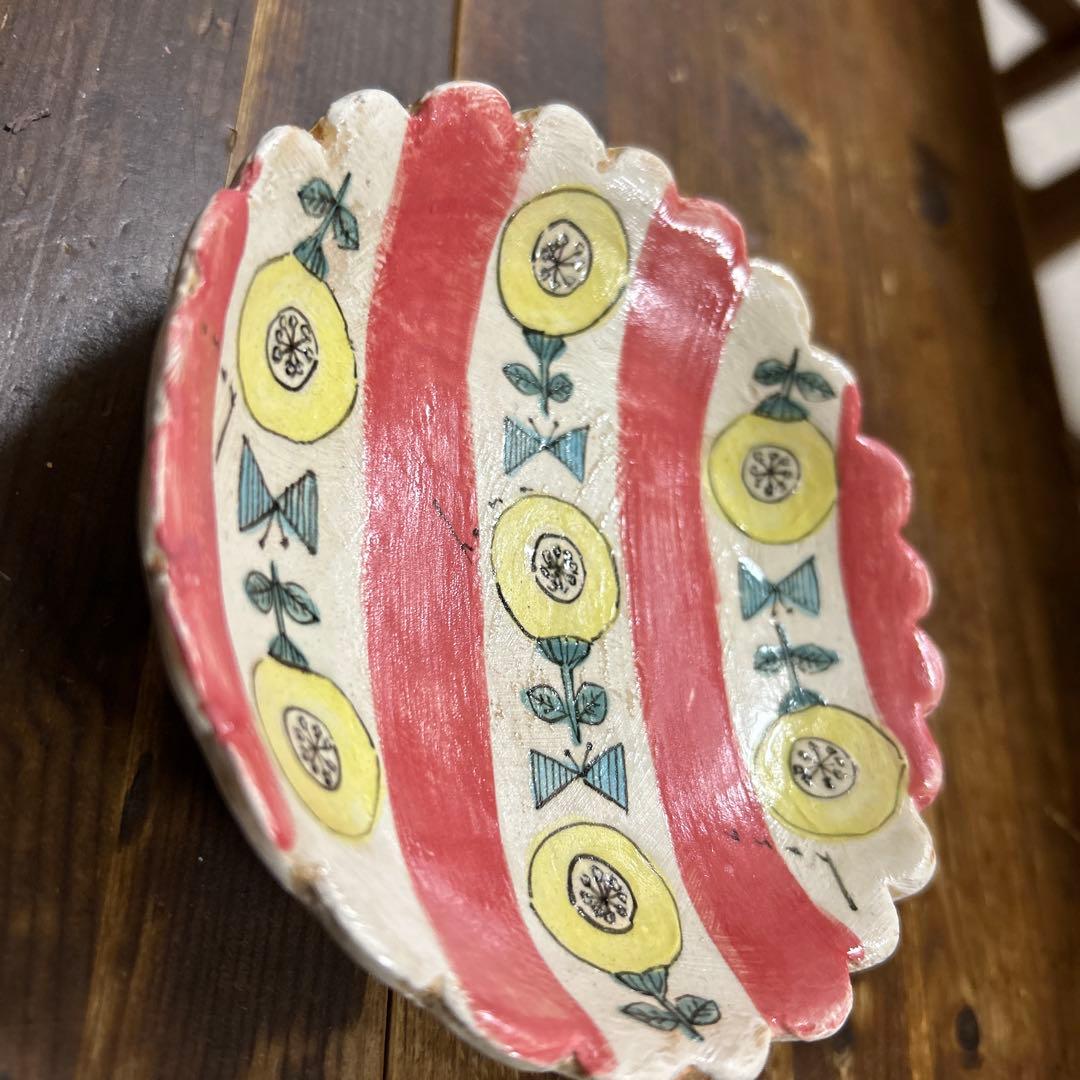 沖縄　やちむん　人気作家　人気陶芸作家　the cozy nook プレート２枚