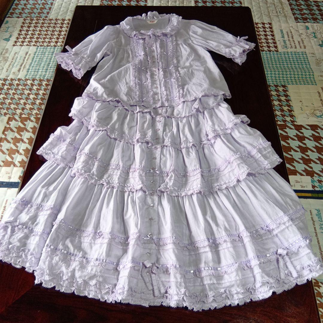 ラベンダーフリルロングスカートとブラウスのセットです❣