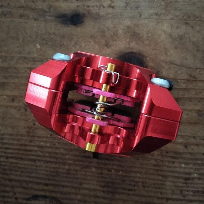 ★新カニ レーシング2ポットキャリパー 新型 モンキー ヤマンボ 赤2個★