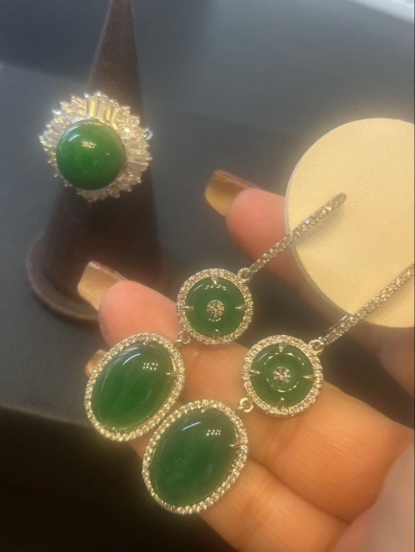 アヴェンチュリン翡翠デザインピアス➕お楽しみピアスもう1点サービス