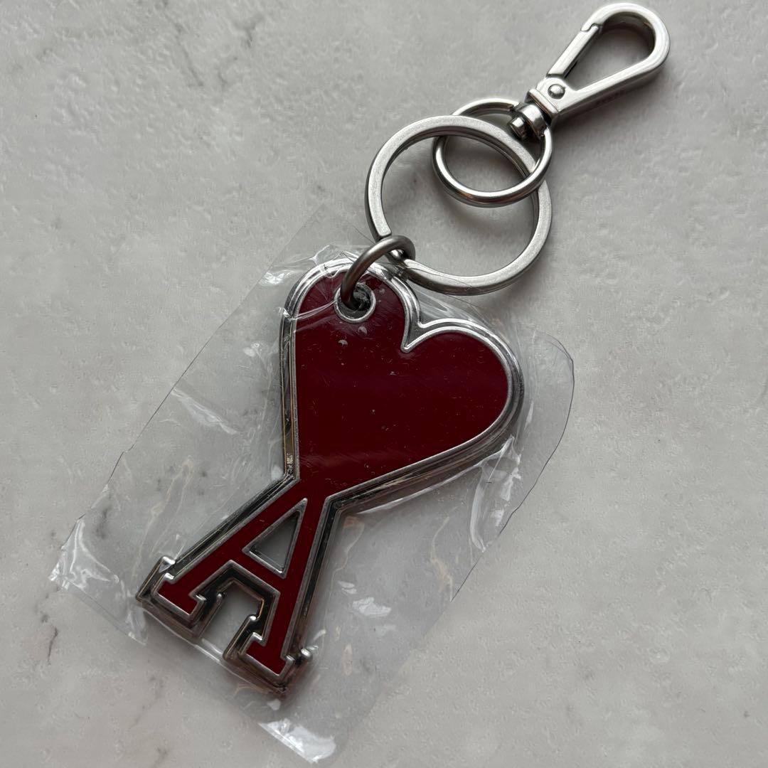 【新品未使用】AMI PARIS アミ ロゴチャーム キーリング