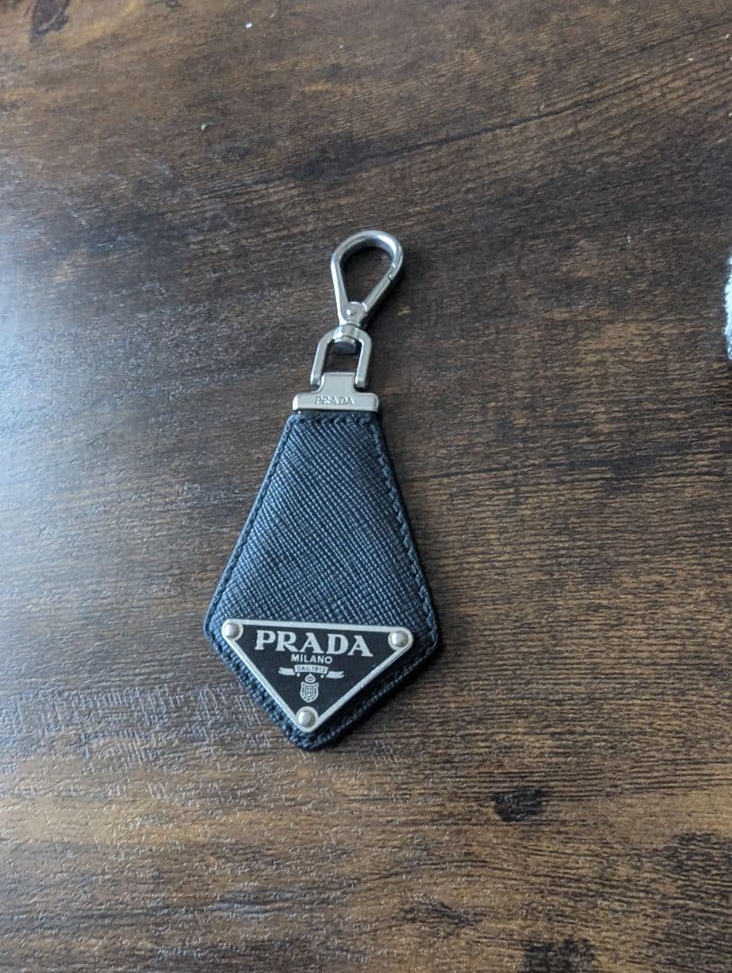 PRADA 黒 ナイロン キーホルダー