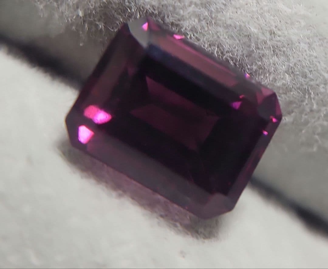 天然ロードライトガーネット 3.289ct