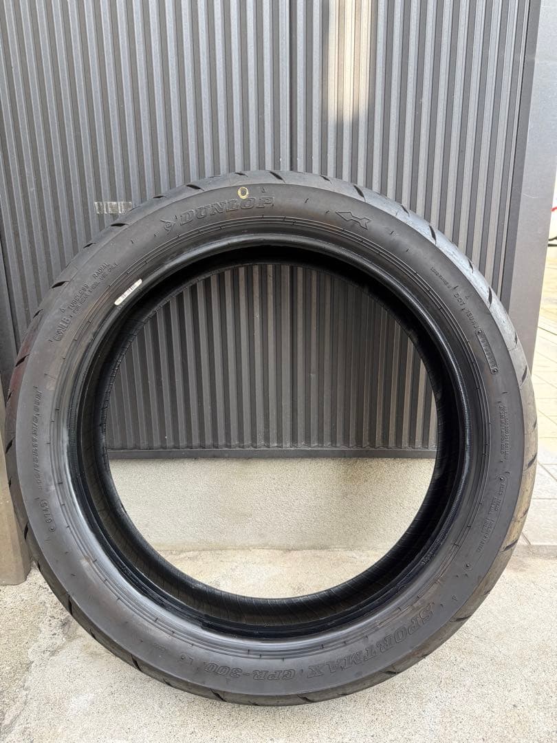 バイクタイヤ　ダンロップ　GPR-300 SPORTMAX 140/70R17