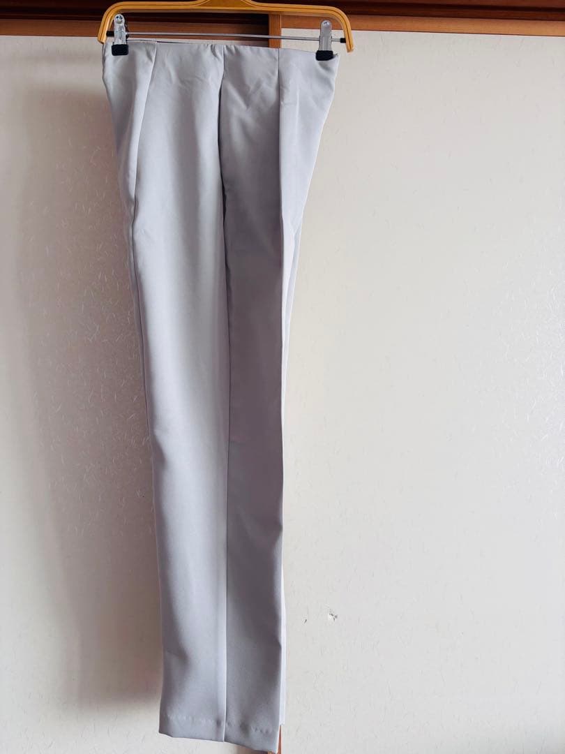 未使用近　オーガンジースリーブタックフレアトップステーパードパンツ　LL