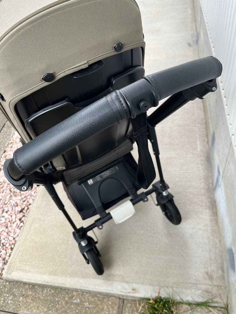 値下！バガブーbee5 ベビーカー オリーブグリーン　bugaboo スタンド有