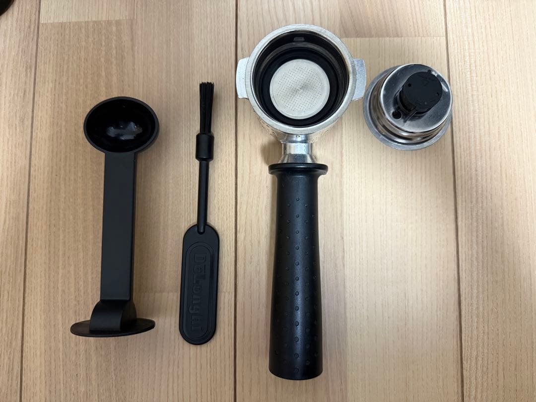 デロンギ スティローザ エスプレッソマシン EC235J-BK おまけ付き