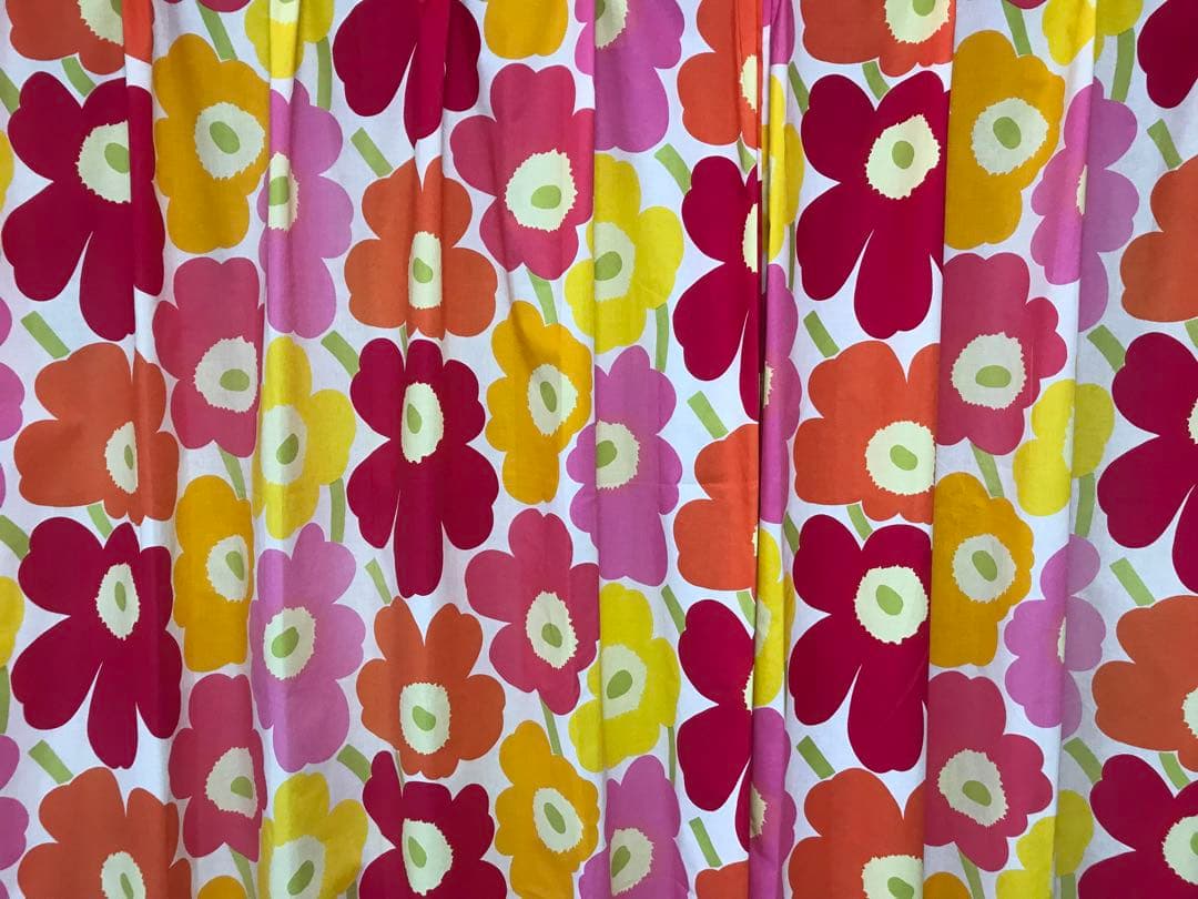 マリメッコ　ウニッコ（Unikko）　オーダーカーテン