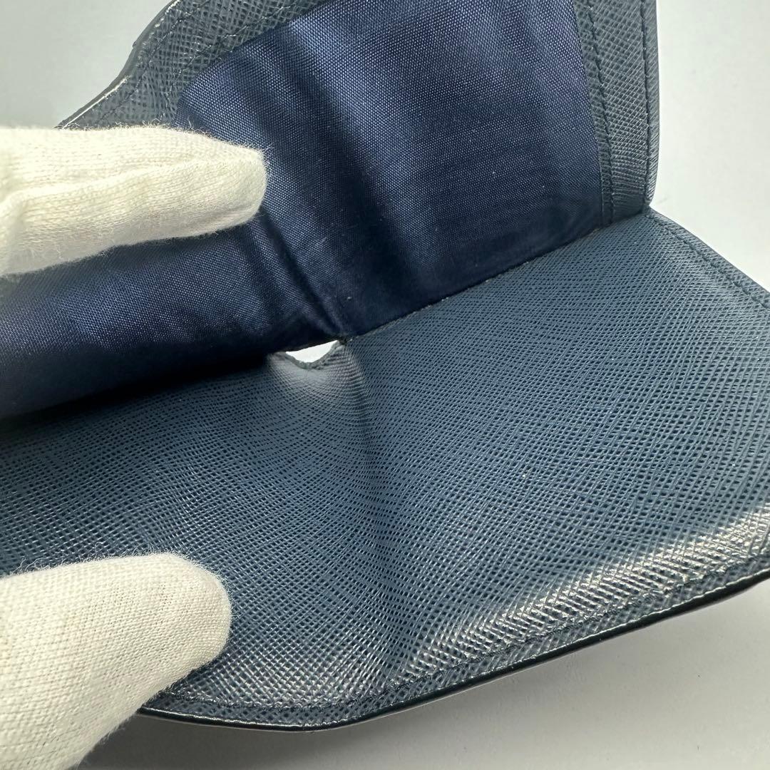 【SALE開催中】PRADA サフィアーノレザー 二つ折り財布 ネイビー