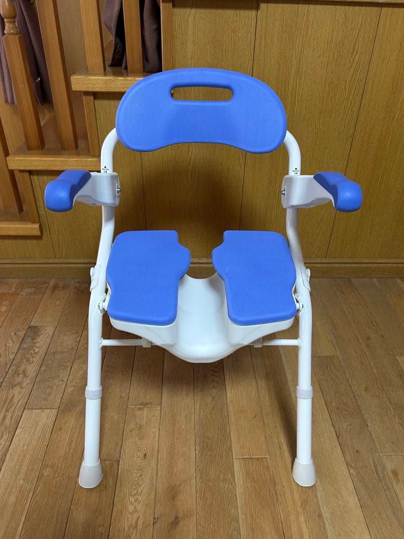 【値下げ】プロ推奨シャワー椅子　アロン化成 安寿 コンパクト　洗いやすいU字溝