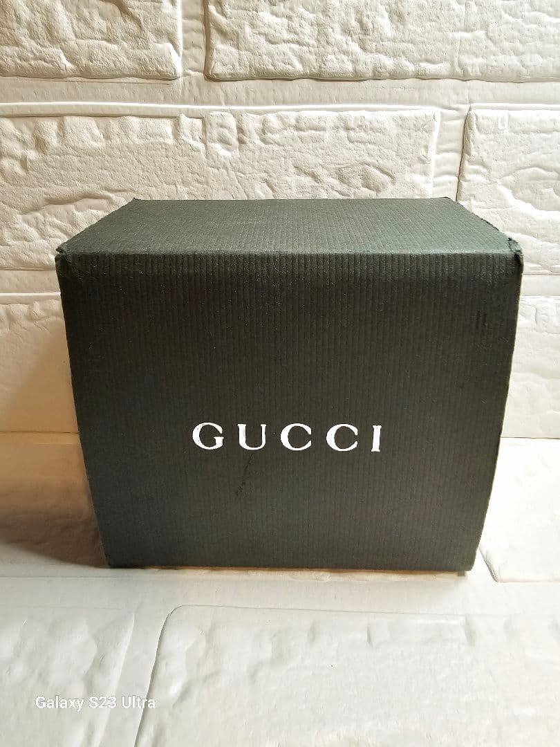 GUCCI グッチ 1500L レディース腕時計 シルバー バングルタイプ