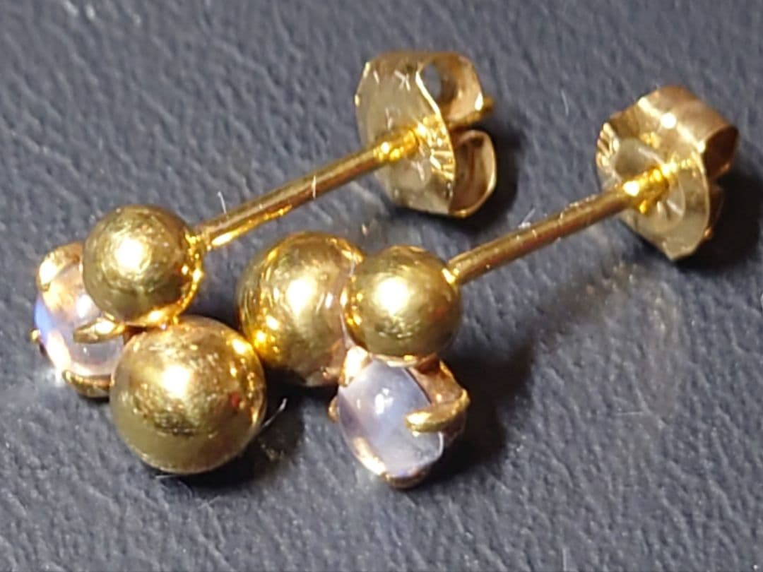 春様【新品未使用】K18 ピアス ムーンストーン 18金アクセサリー ゴールド