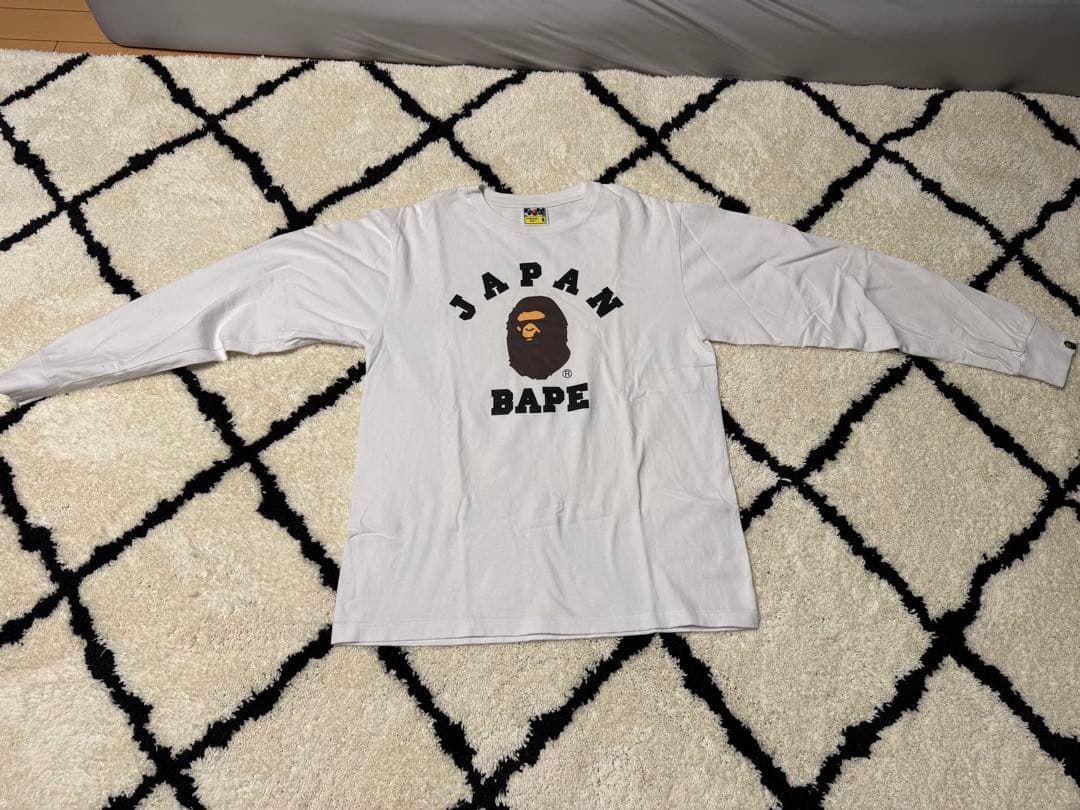 A BATHING APE 限定モデル　ロンT