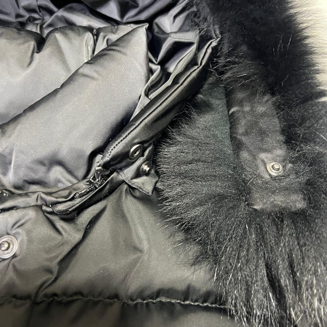 人気▲UNTITLED ホワイトダックダウン　コート ブルーフォックスファー　黒