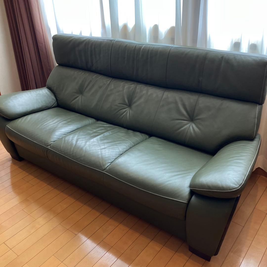 カリモク　三人がけ本革ソファー