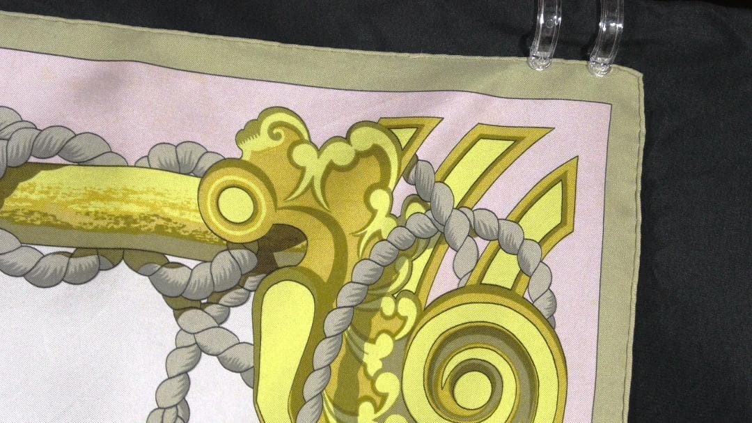 HERMES エルメス　大判スカーフ　カレ90　 D563