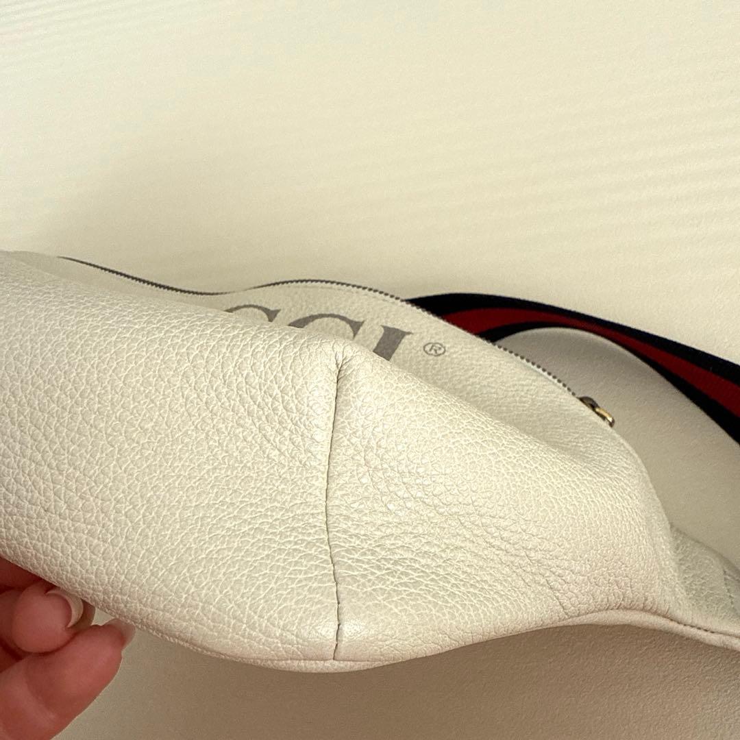 GUCCI ホワイト ボディバッグ