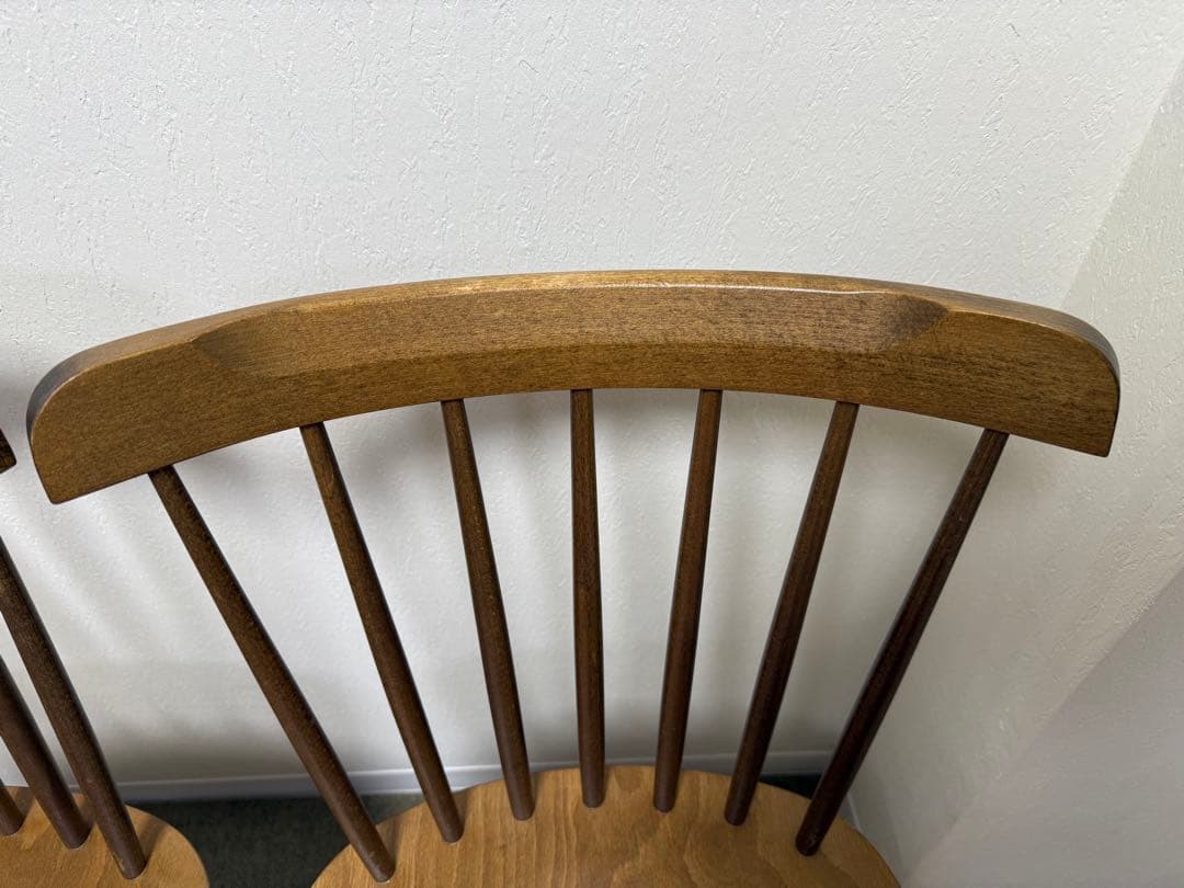 unico 木製スピンドルチェア