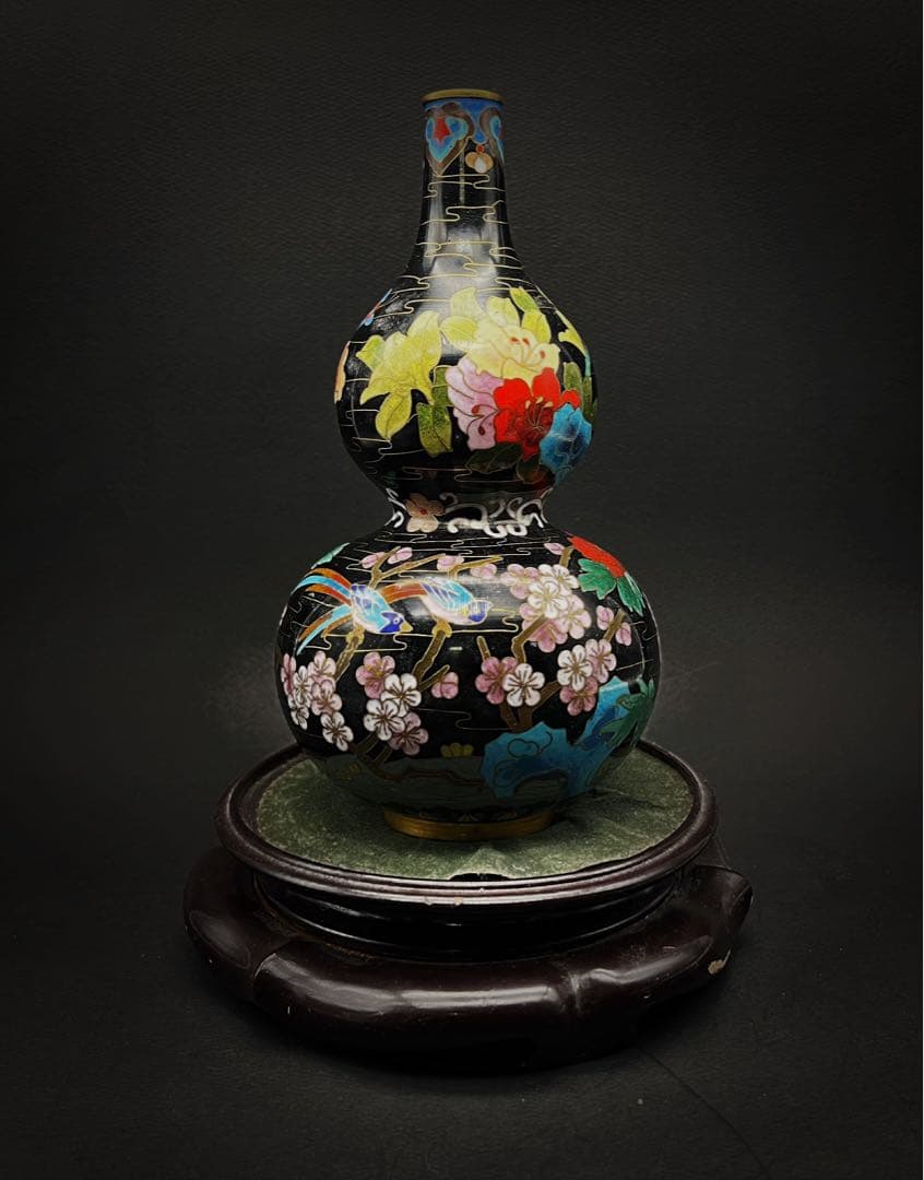中國美術 古玩 景泰蓝 七宝焼　黒地花鳥蝶々紋様瓢箪　花器 京法造