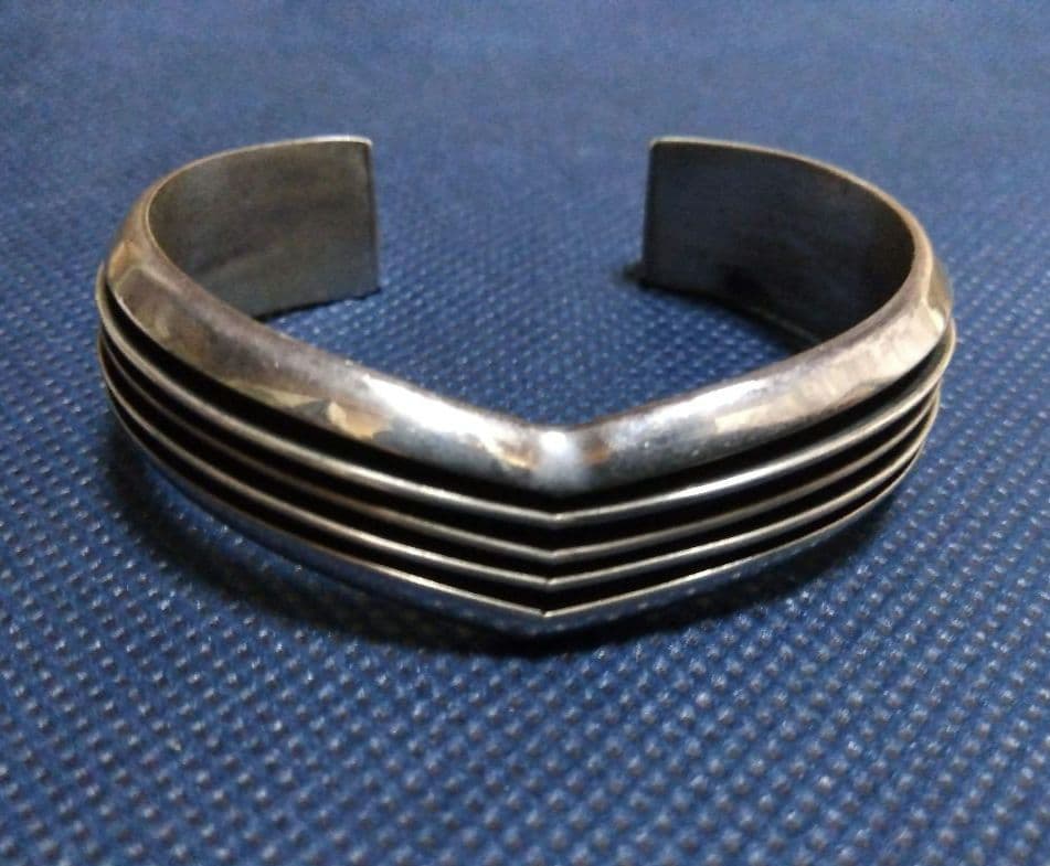 TOM HAWK トムホーク 4ライン Vシェイプ バングル 925