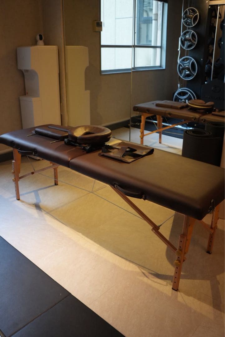 折りたたみ式マッサージベッド ダークブラウン