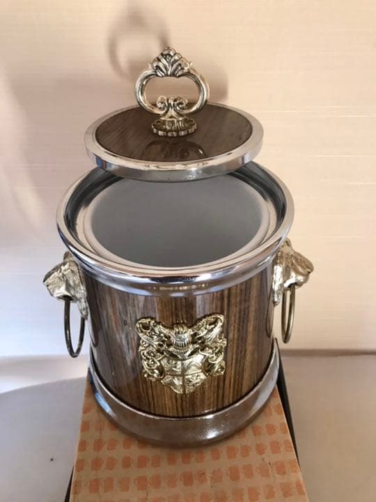 アンティークとヴィンテージ....).