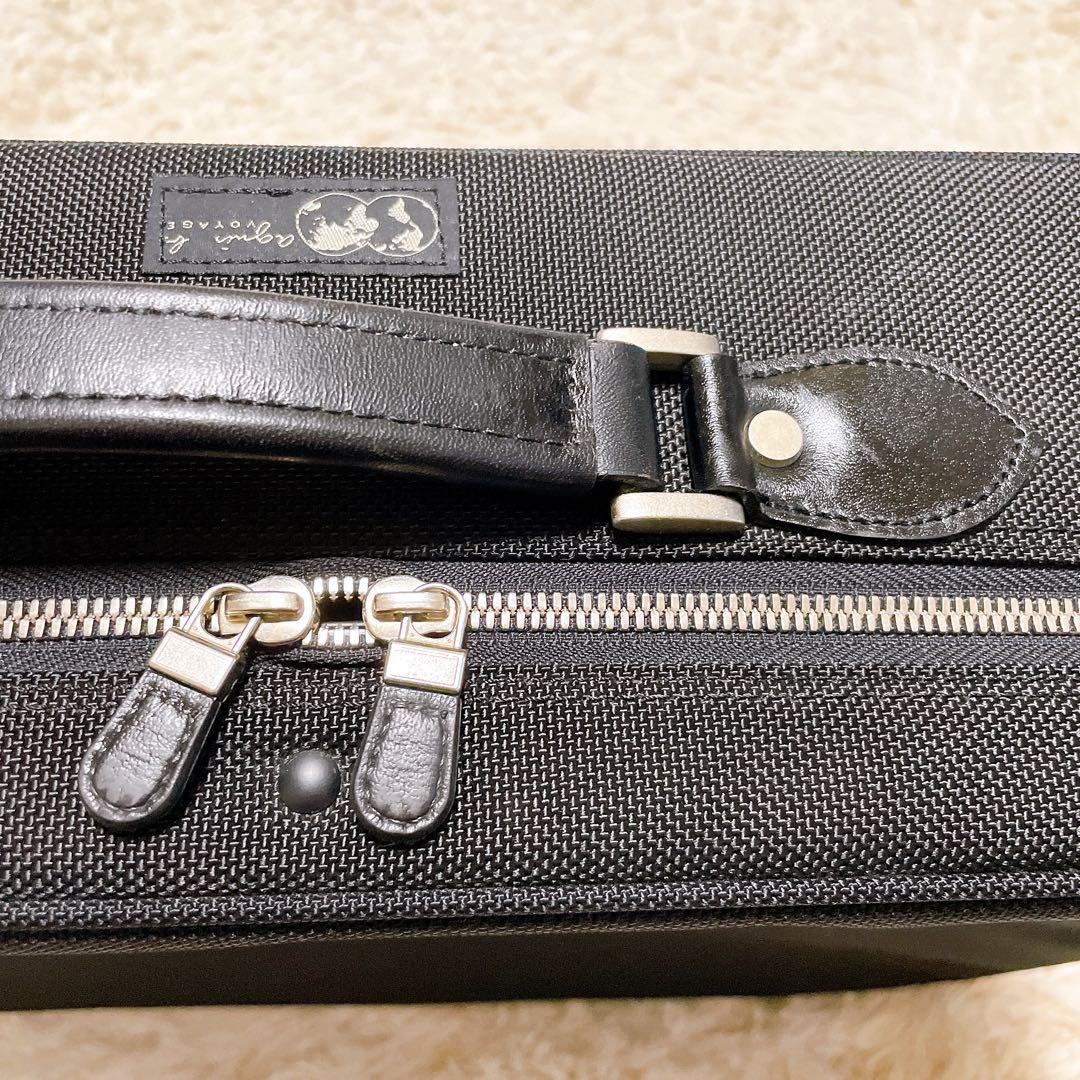 美品　アニエスベーボヤージュ　アタッシュケース　ロゴ　ブラック　チャーム