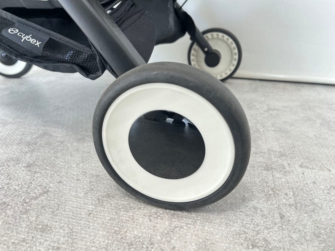 【cyber】サイベックス　 リベル シーシェルベージュ バンパーバー付き