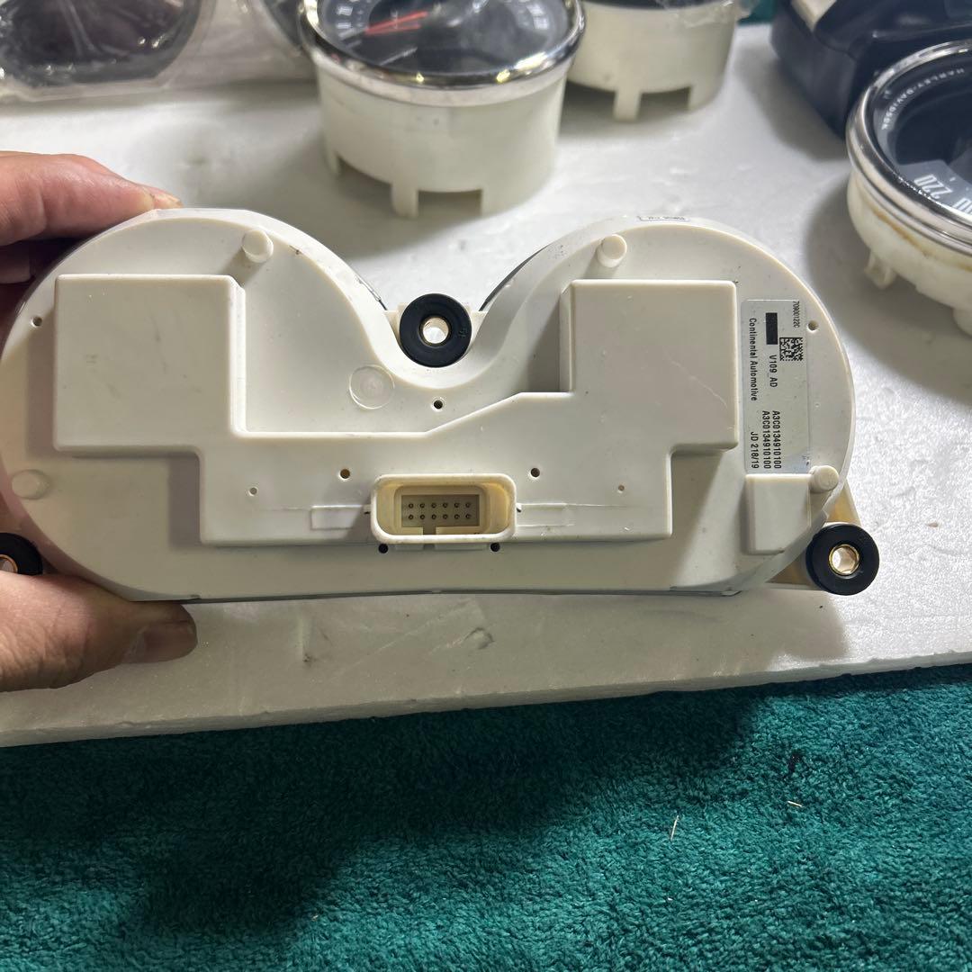 Q*様 HD ツーリングモデルスピードメーター撤去品