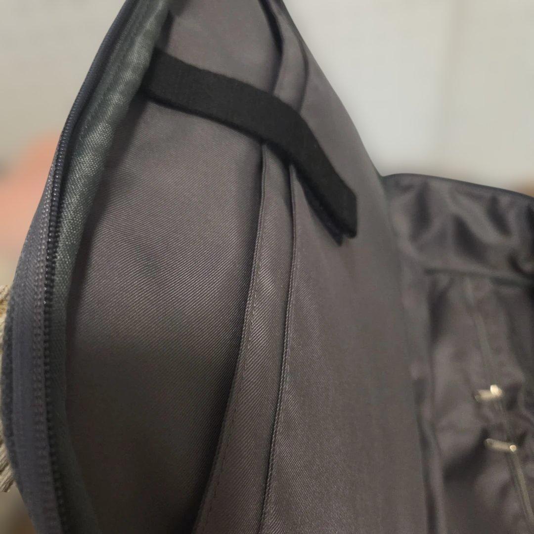 北欧暮らしの道具店　スーツケースのようなボストンバッグ