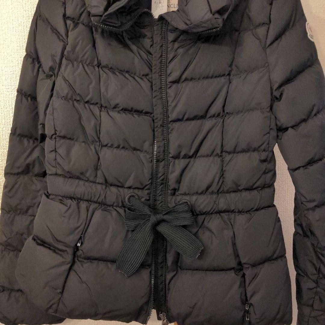 MONCLER ブラック ダウンジャケット ウエスト調整リボン付き