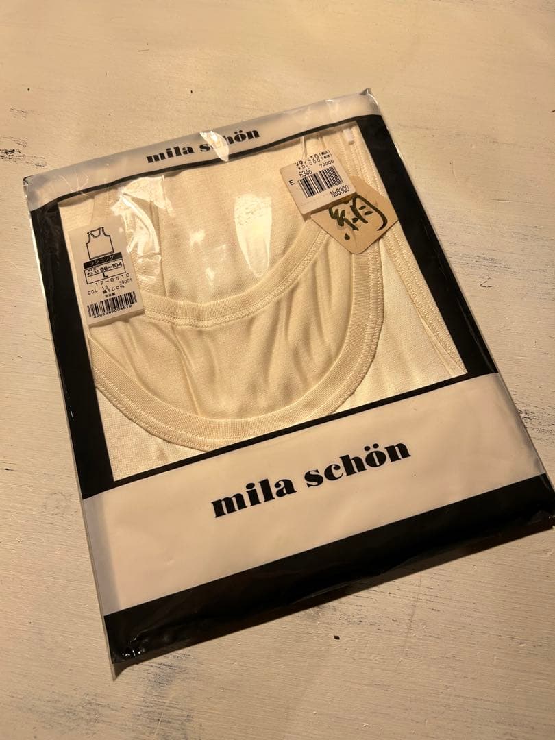ち*ー様 mila schön ホワイトタンクトップ