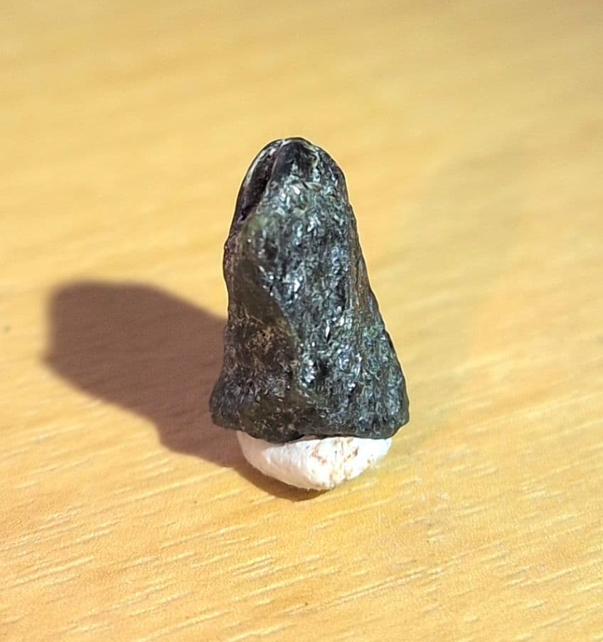 アレキサンドライト　希少宝石鉱物標本