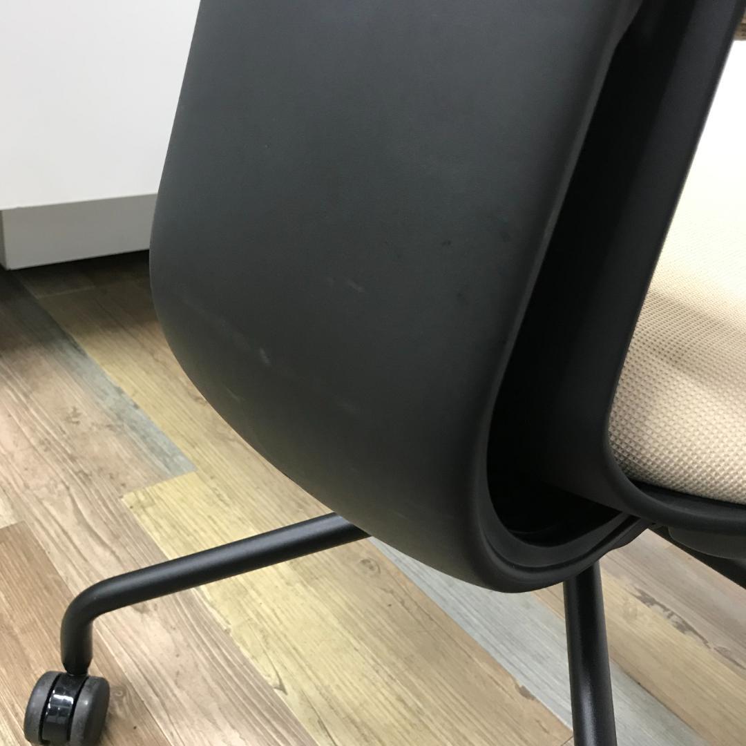 【アウトレット展示品・2024年製】内田洋行　アプテア　ベージュ　多目的チェア