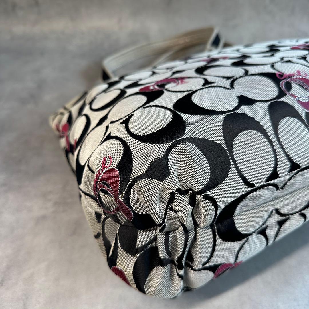 バッグ Y2K COACH Poppy Gram Signature Tote Bag