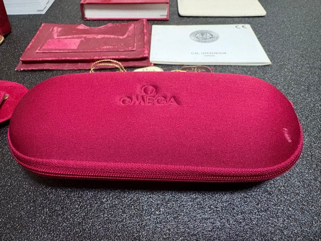 【新年特価】1/3日まで　オメガ　OMEGA 時計箱　3点セット＋グッズ