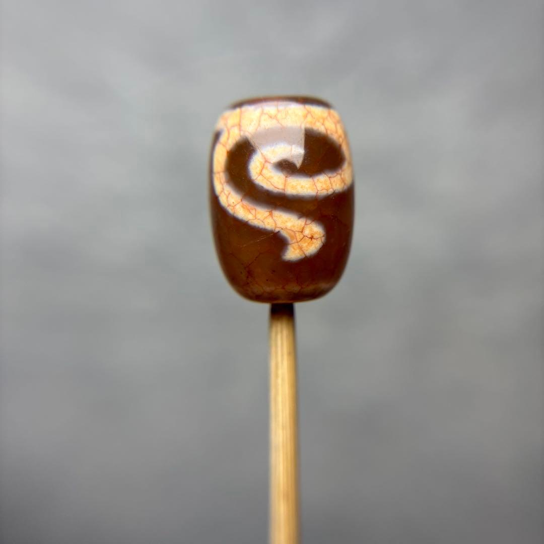 あずきちゃん瑪瑙　龍紋金銭鈎天珠　11-231