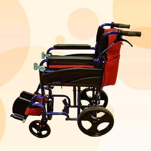 美品✨一台のみ✨車椅子/介助用お出かけ車いす＊テーブル・クッション付折り畳式