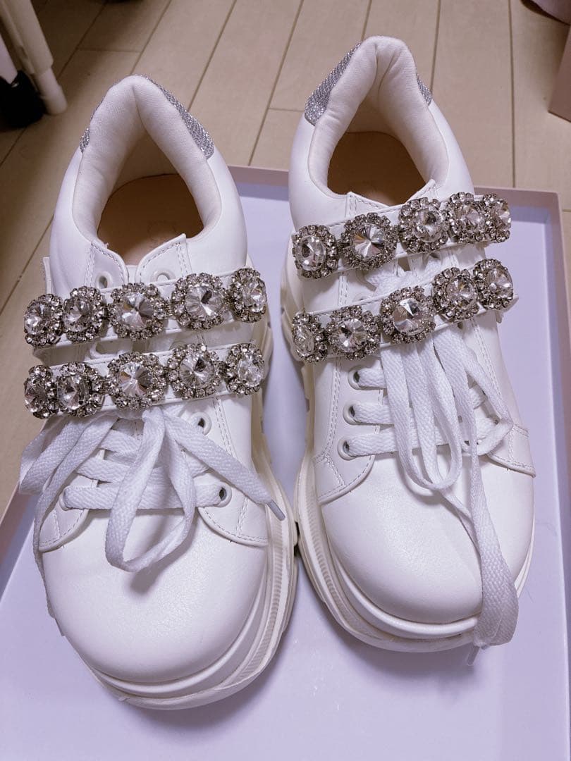 ミシェルマカロン ボリュームソールビジューベルトスニーカー Lサイズ